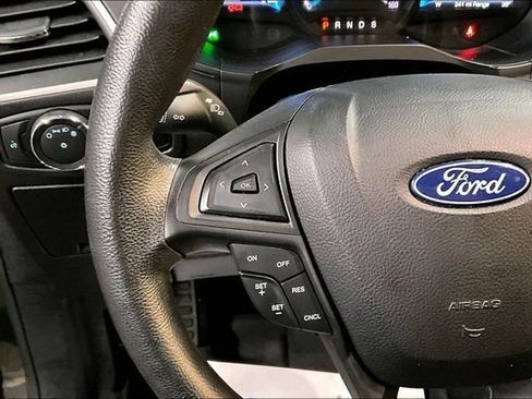 Used 2022 Ford Edge SE w/ Black Appearance Package image 11