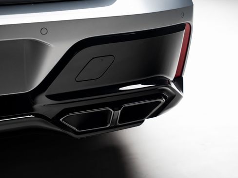 Used 2023 BMW 760i xDrive w/ Executive Package image 34