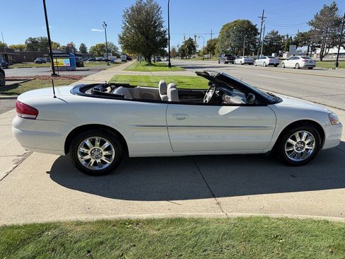 Used 2006 Chrysler Sebring Limited image 4
