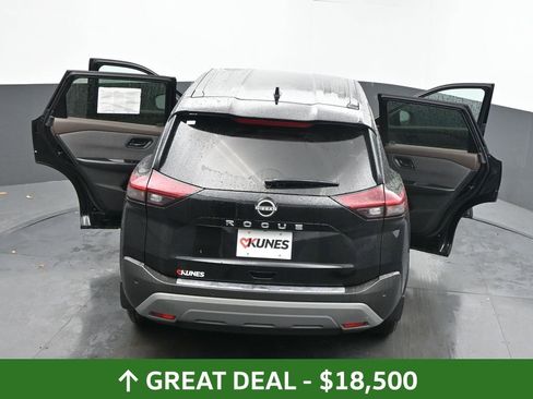 Used 2023 Nissan Rogue S image 61