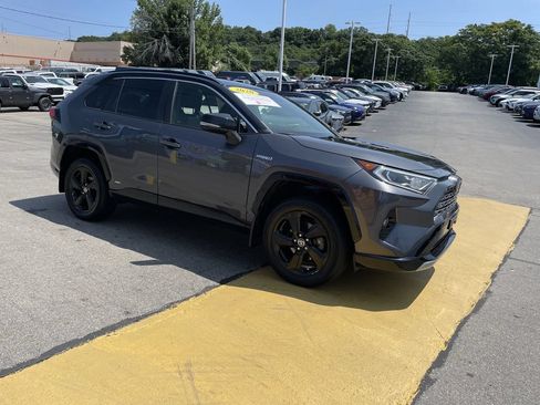 Used 2020 Toyota RAV4 XSE AWD/4WD image 6