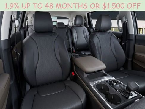 New 2026 Kia Carnival EX FWD image 16
