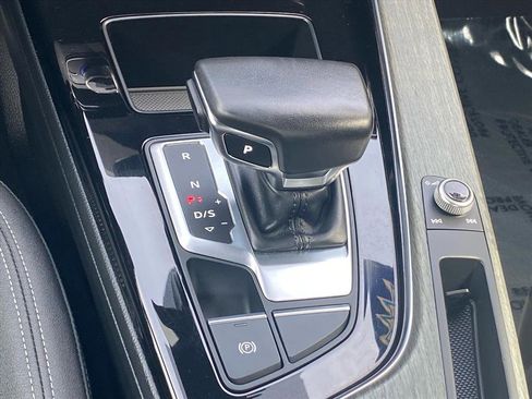 Used 2023 Audi A4 2.0T Premium w/ Convenience Package AWD/4WD image 10