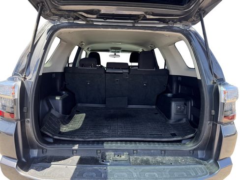 Used 2016 Toyota 4Runner SR5 AWD/4WD image 18