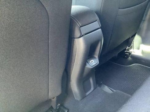 Used 2021 Jeep Renegade Latitude FWD image 25