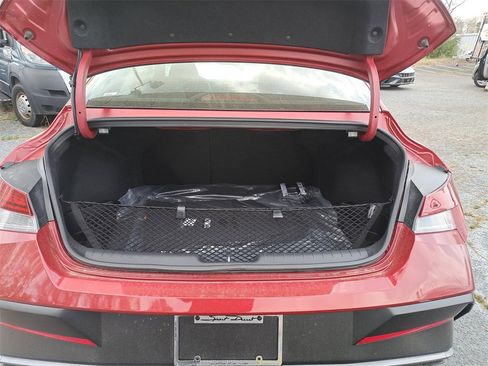 New 2024 Hyundai Elantra SEL w/ Convenience Package image 12