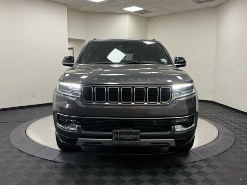 Used 2024 Jeep Wagoneer L Series II w/ Flexible Seating Group RWD image 2