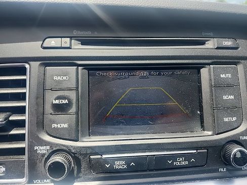 Used 2015 Hyundai Sonata SE w/ Option Group 09 FWD image 3