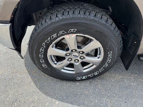 Used 2018 Ford F150 XLT w/ Equipment Group 302A Luxury AWD/4WD image 35