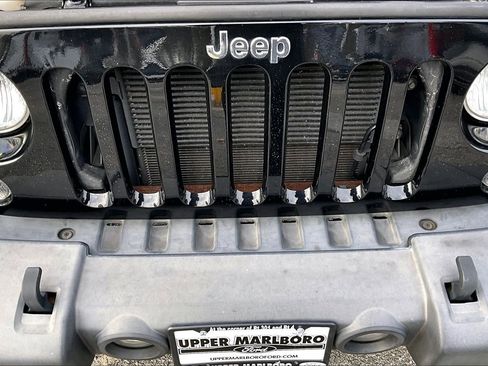 Used 2018 Jeep Wrangler Unlimited Sport w/ Connectivity Group image 34