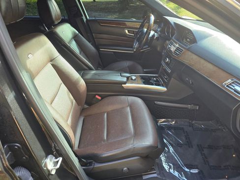 Used 2014 Mercedes-Benz E 550 4MATIC Sedan image 11
