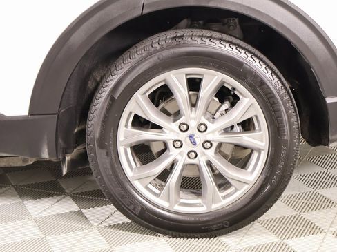 Used 2020 Ford Explorer XLT w/ Equipment Group 202A image 19