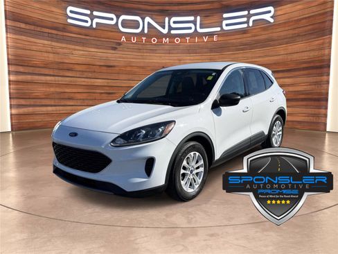 Used 2022 Ford Escape SE image 1