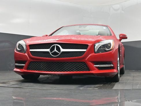 Used 2013 Mercedes-Benz SL 550 image 31