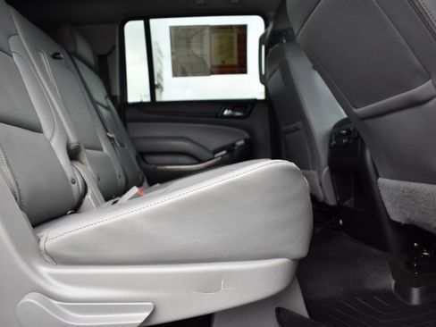 Used 2018 Chevrolet Suburban LT image 10