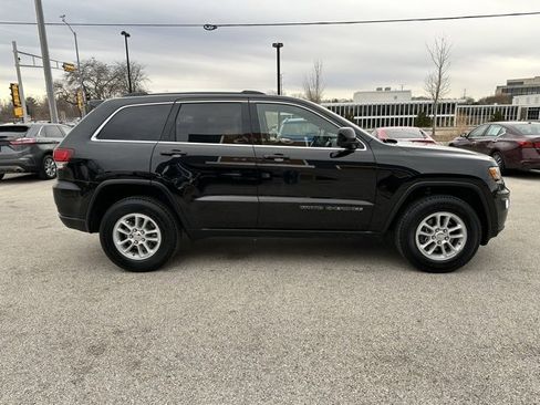 Used 2020 Jeep Grand Cherokee Laredo image 5
