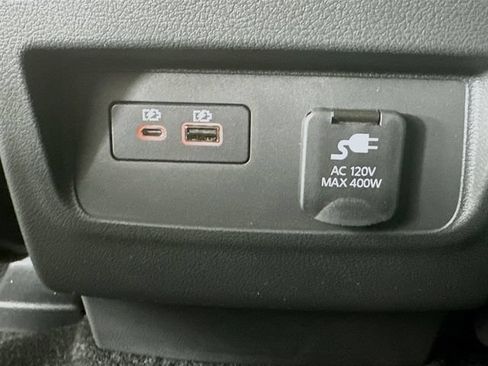 Used 2025 Nissan Frontier SV w/ SV Convenience Package RWD image 25