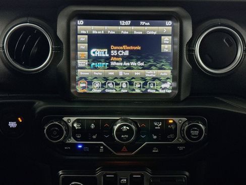 Used 2023 Jeep Wrangler Unlimited Sahara w/ Cold Weather Group AWD/4WD image 29