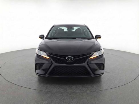 Used 2024 Toyota Camry SE FWD image 2