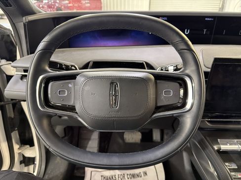 Used 2025 Lincoln Nautilus Premier w/ Jet Appearance Package image 15