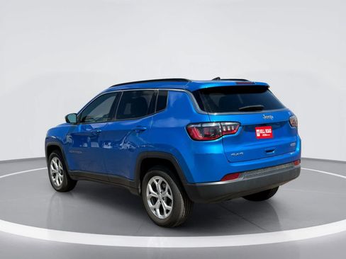 Used 2024 Jeep Compass Latitude AWD/4WD image 4