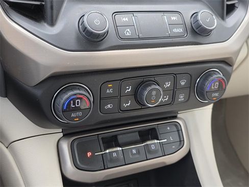 Used 2023 GMC Acadia Denali w/ Denali Ultimate Package image 38