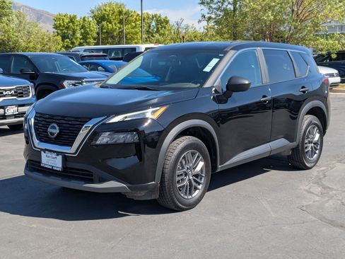 Used 2023 Nissan Rogue S AWD/4WD image 10