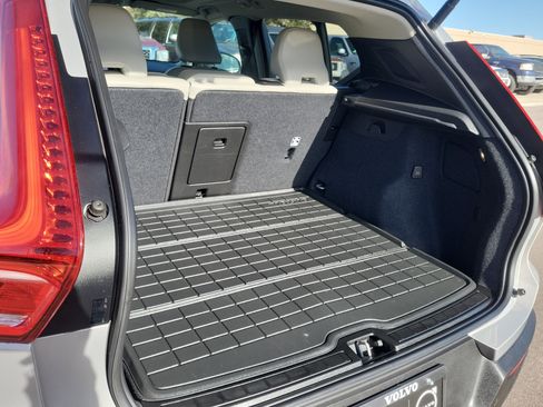 Certified 2023 Volvo XC40 B5 Plus w/ Protection Package Premier image 25