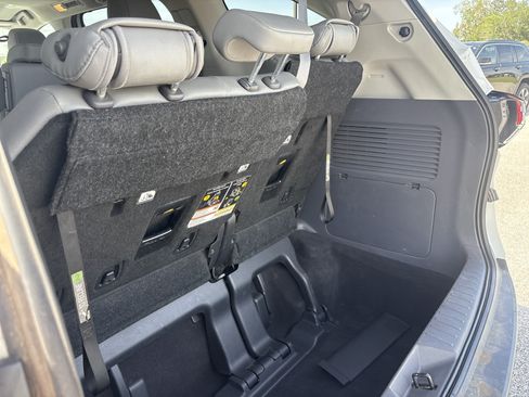 Used 2024 Toyota Sienna XLE FWD image 22