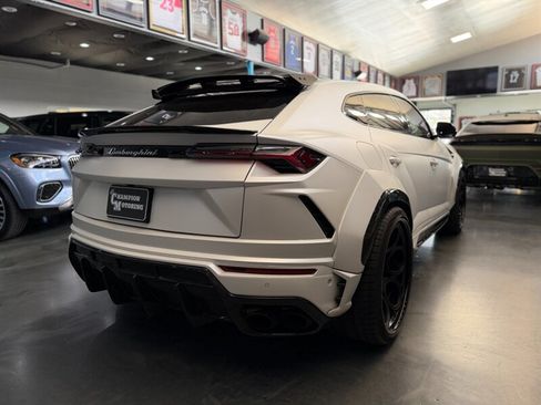Used 2019 Lamborghini Urus AWD/4WD image 9