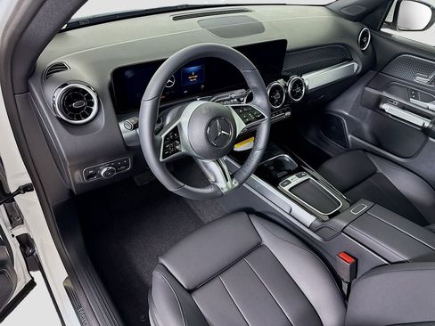 New 2026 Mercedes-Benz GLB 250 image 10