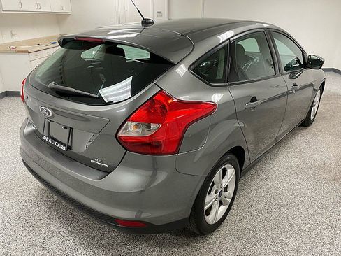 Used 2014 Ford Focus SE w/ SE Winter Package image 5