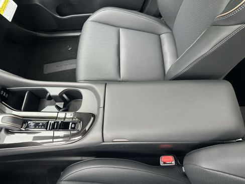New 2026 Toyota Crown Signia AWD/4WD image 34