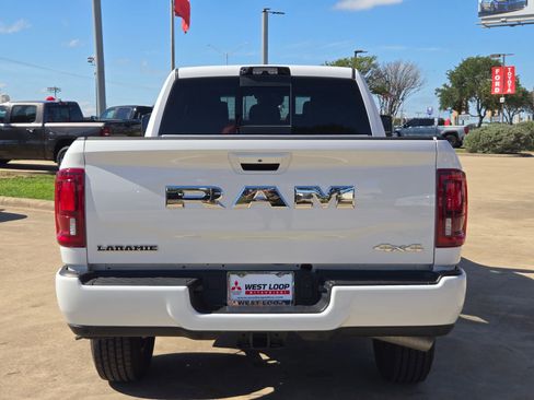 Used 2025 RAM 2500 Laramie AWD/4WD image 4