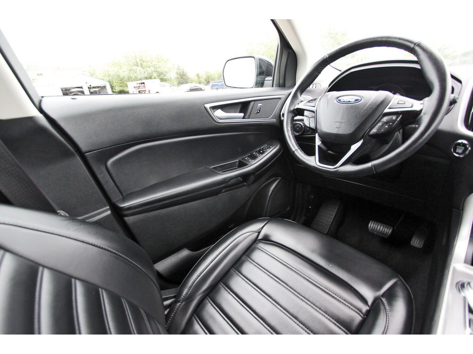Used 2024 Ford Edge SEL AWD/4WD image 9