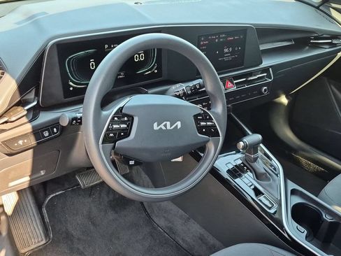 Used 2025 Kia Niro LX FWD image 15