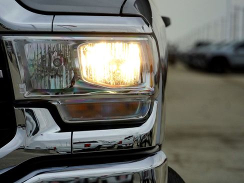 Used 2024 RAM 2500 Big Horn w/ Bed Utility Group image 2