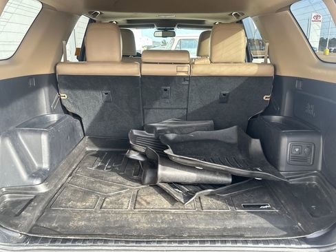 Used 2014 Toyota 4Runner Limited image 31