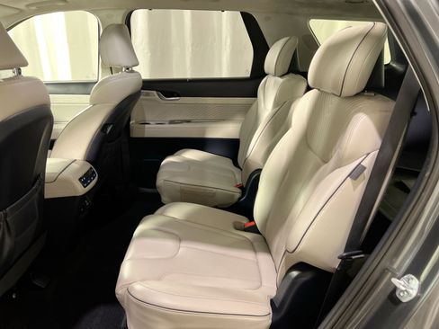 Used 2023 Hyundai Palisade Calligraphy image 26
