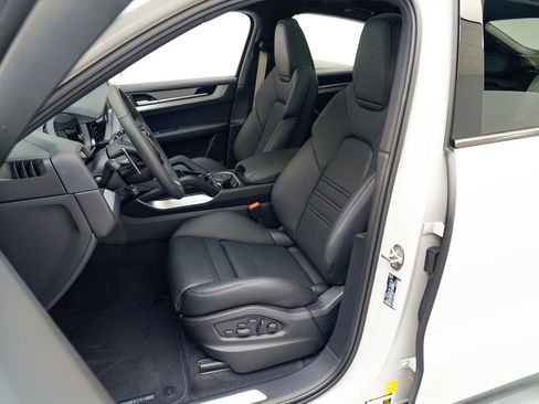 New 2026 Porsche Cayenne Coupe image 5