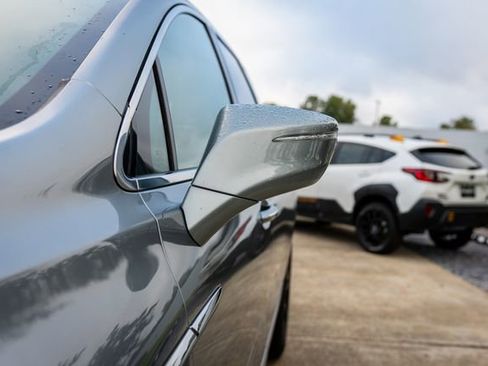 Used 2024 Buick Enclave Essence w/ Sport Touring Edition image 15