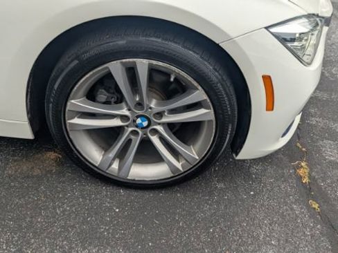 Used 2018 BMW 330i xDrive Sedan AWD/4WD image 11
