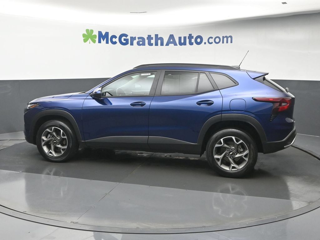Used 2024 Chevrolet Trax LT w/ Driver Confidence Package FWD image 23