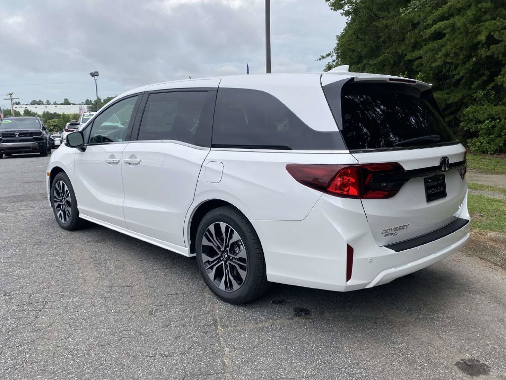 New 2026 Honda Odyssey Elite image 3