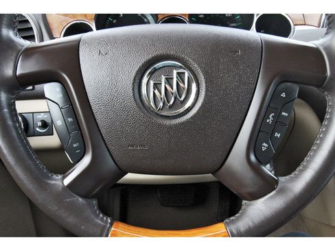 Used 2010 Buick Enclave CXL image 20