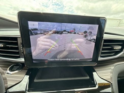 Used 2023 Ford Explorer Limited image 15