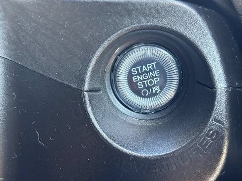 Used 2023 Jeep Renegade Limited AWD/4WD image 24