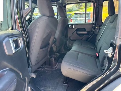 Used 2018 Jeep Wrangler Unlimited Sport S AWD/4WD image 10
