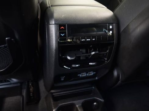 Used 2023 Jeep Grand Cherokee L Laredo AWD/4WD image 19