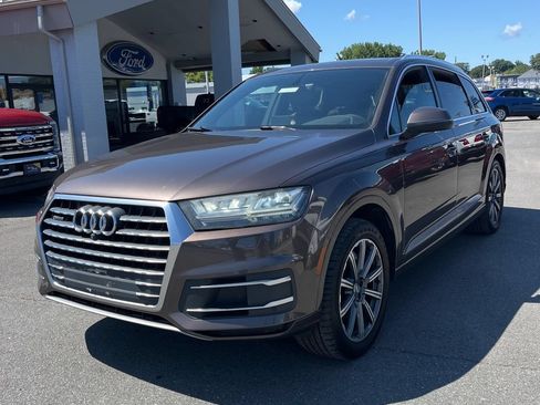 Used 2017 Audi Q7 3.0T Prestige AWD/4WD image 2